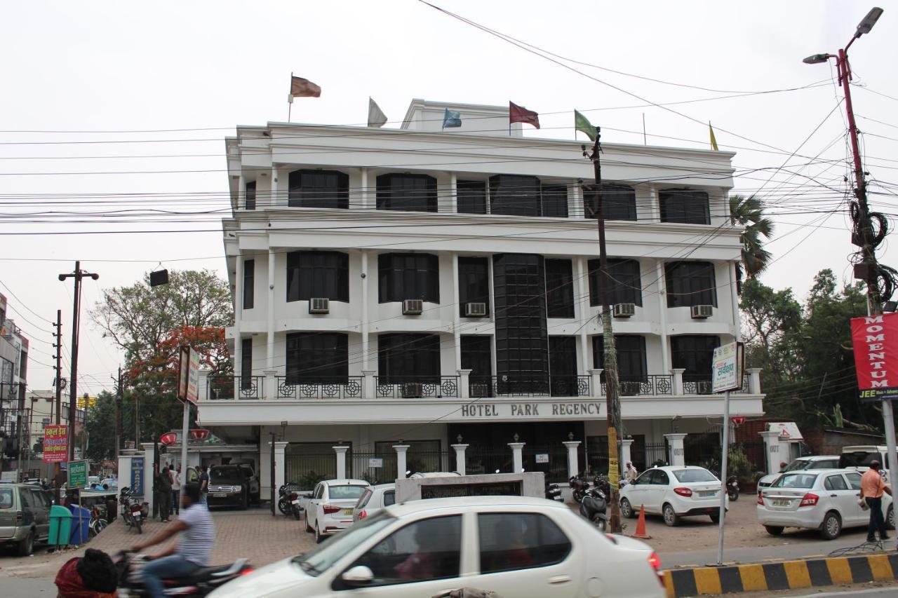 Hotel Park Regency Gorakhpur Bagian luar foto